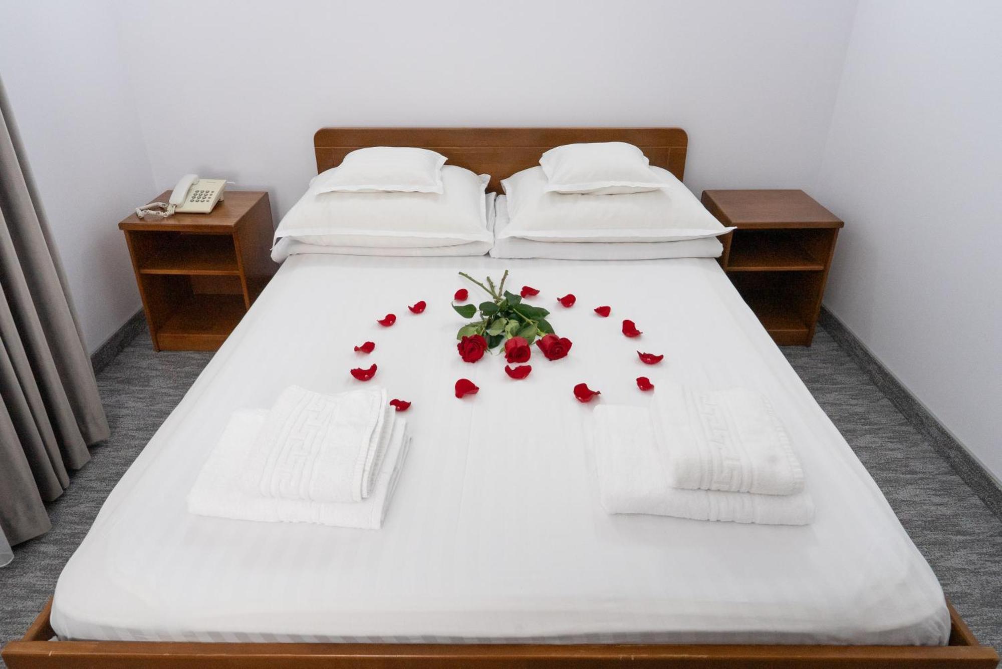Hotel Casa De Piatra Șcheia Kültér fotó