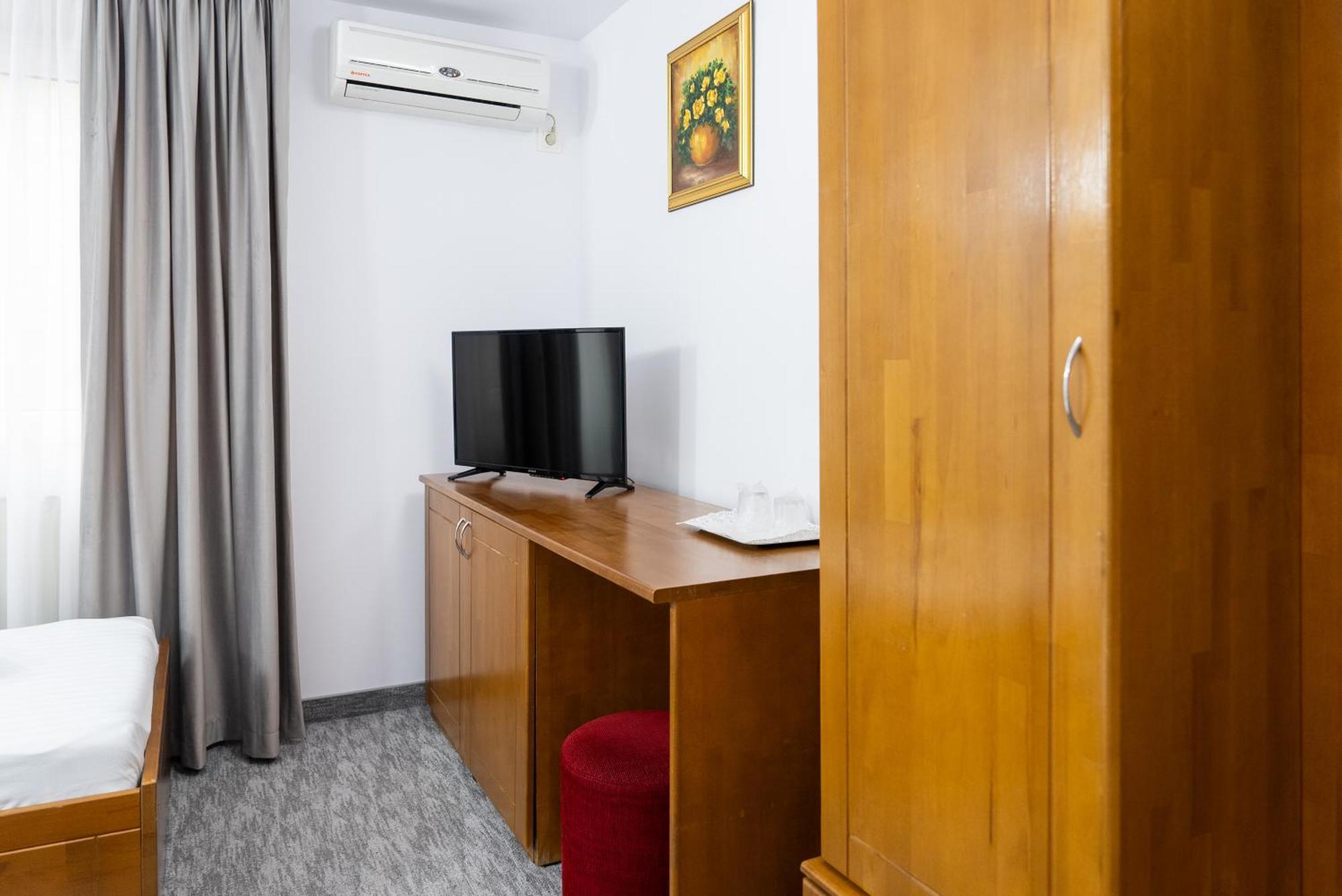 Hotel Casa De Piatra Șcheia Kültér fotó