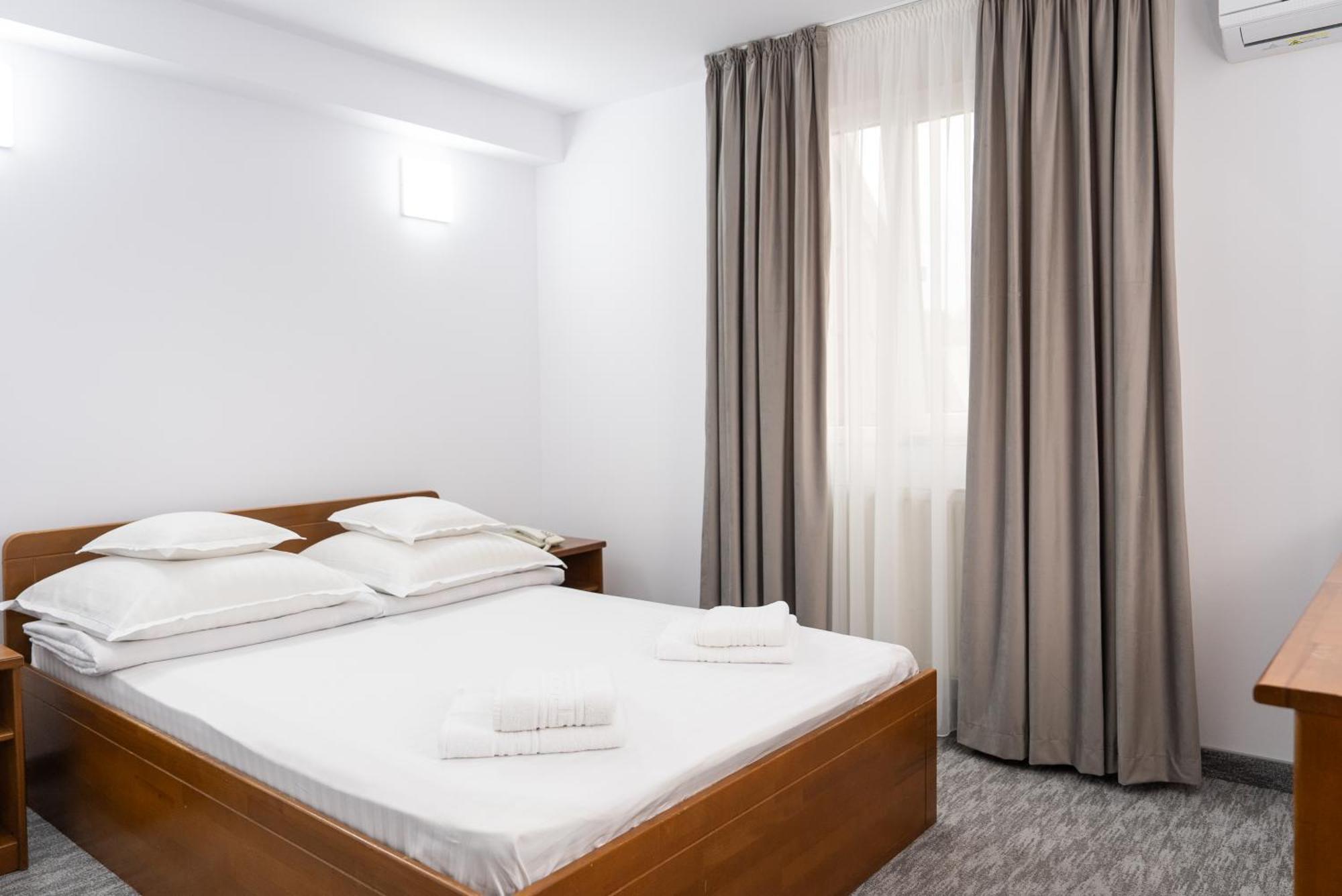 Hotel Casa De Piatra Șcheia Kültér fotó