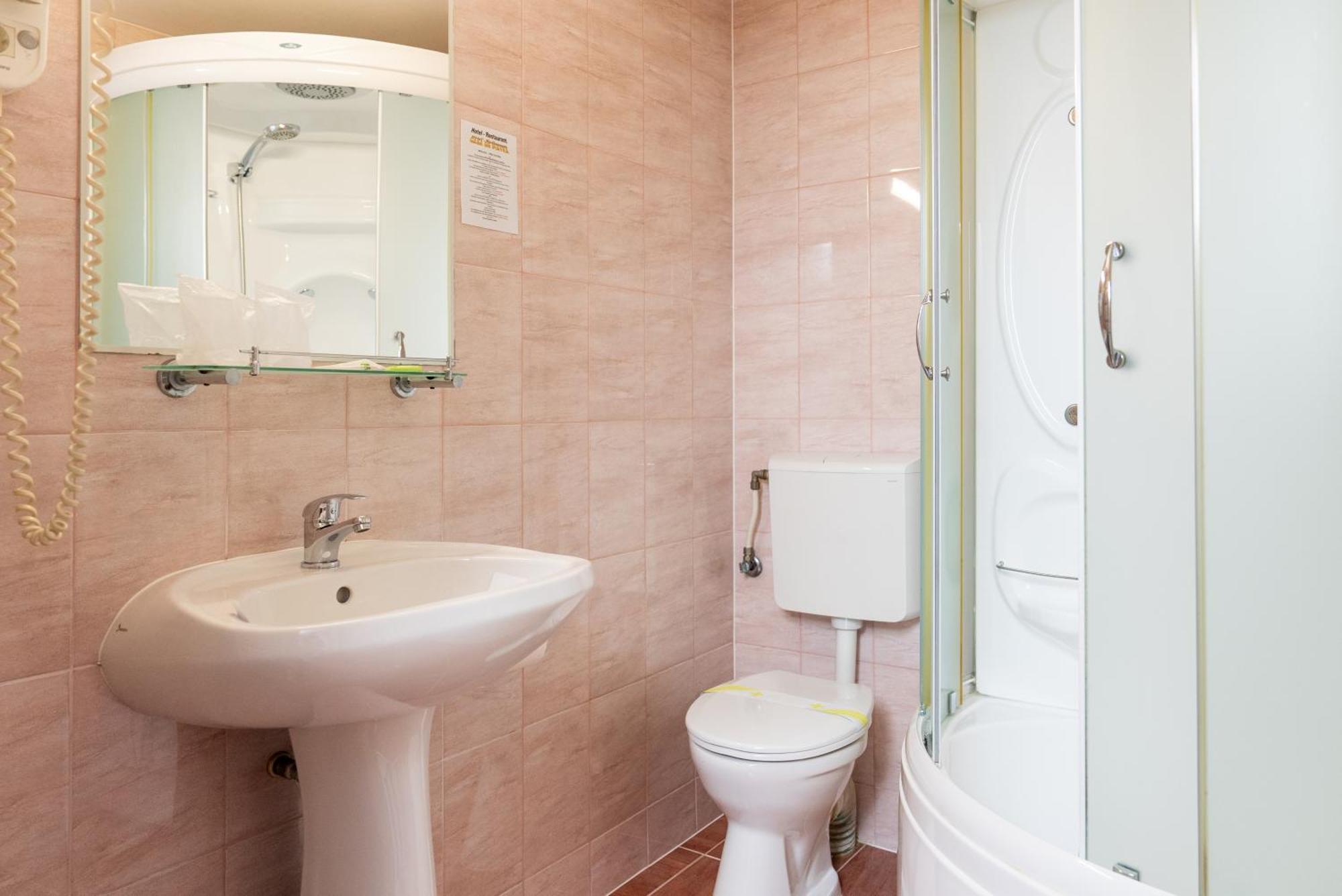 Hotel Casa De Piatra Șcheia Kültér fotó